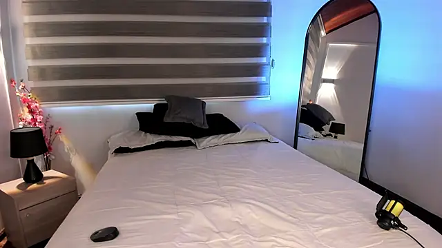 MERIDA TAYLOR online show from 12-03-25, 12:14