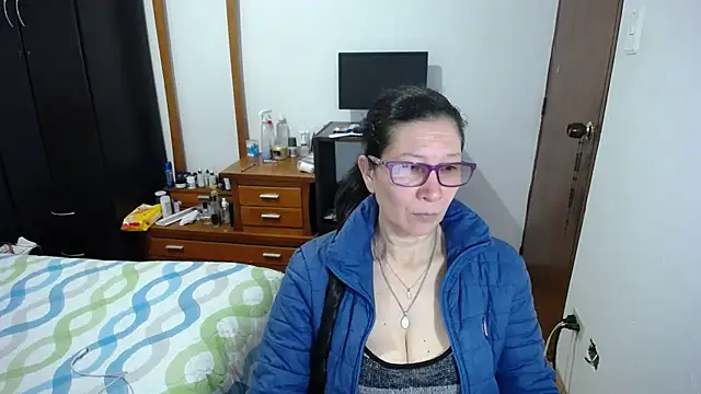 Snapshot of latin49 chatting on 09-12-25, 04:34 latin49 online show from 09-12-25, 04:34