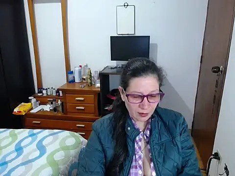 Snapshot of latin49 chatting on 09-16-25, 03:29 latin49 online show from 09-16-25, 03:29