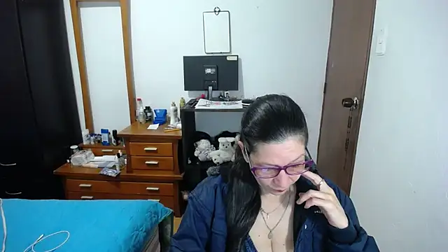 Snapshot of latin49 chatting on 10-15-25, 04:23 latin49 online show from 10-15-25, 04:23