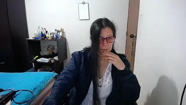 Snapshot of latin49 chatting on 10-23-25, 03:39 latin49 online show from 10-23-25, 03:39