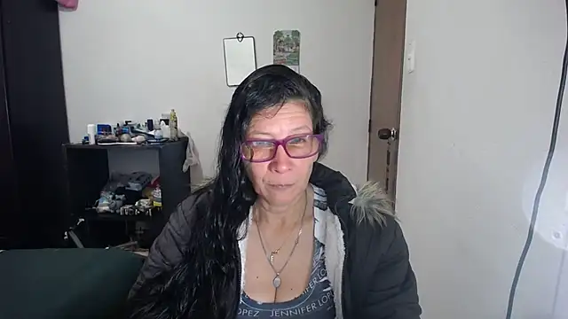 Snapshot of latin49 chatting on 02-14-26, 05:37 latin49 online show from 02-14-26, 05:37