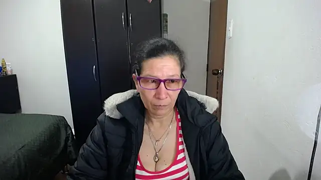 Snapshot of latin49 chatting on 03-11-26, 04:18 latin49 online show from 03-11-26, 04:18