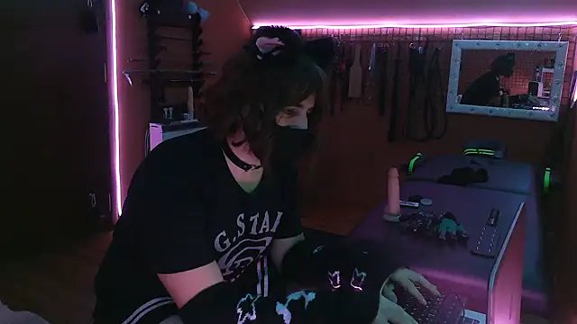 Snapshot of Ginny-the-bdsm-nympho chatting on 12-14-25, 06:12 Ginny-the-bdsm-nympho online show from 12-14-25, 06:12