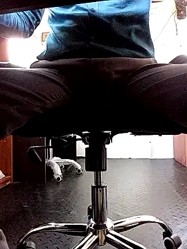 Snapshot of robinsan1010 chatting on 03-20-25, 05:57 robinsan1010 online show from 03-20-25, 05:57