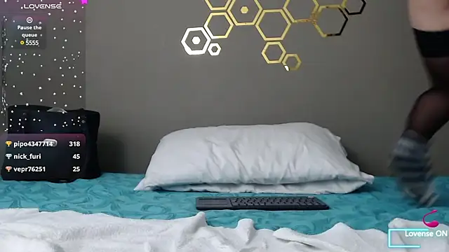 adriscute online show from 01-22-25, 06:42