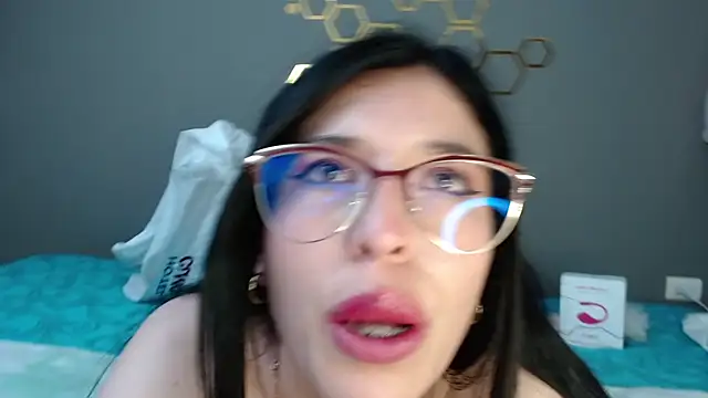 adriscute online show from 01-23-25, 04:41