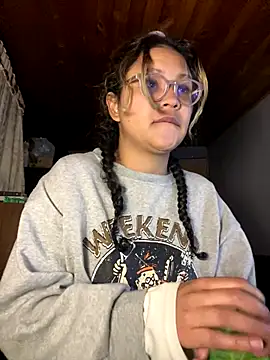 Snapshot of Hathorlove chatting on 10-13-25, 03:17 Hathorlove online show from 10-13-25, 03:17