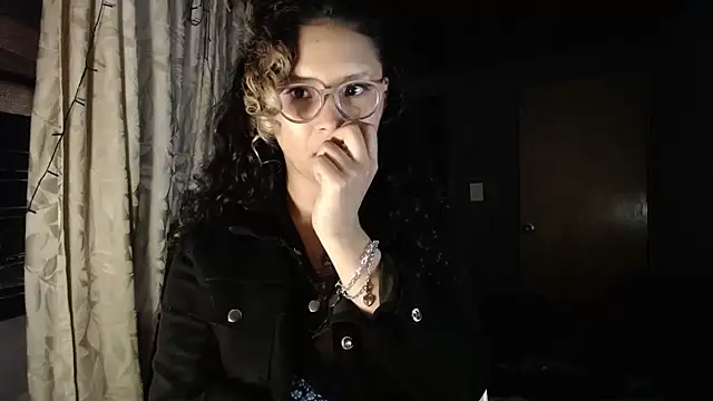 Snapshot of Hathorlove chatting on 11-13-25, 02:54 Hathorlove online show from 11-13-25, 02:54