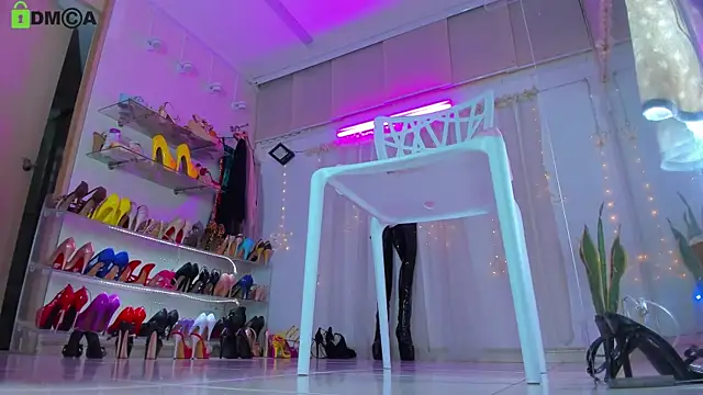 Snapshot of kendrarioss chatting on 10-24-25, 09:00 kendrarioss online show from 10-24-25, 09:00