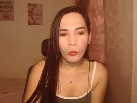Snapshot of Msyensmith chatting on 12-27-24, 05:52 Msyensmith online show from 12-27-24, 05:52