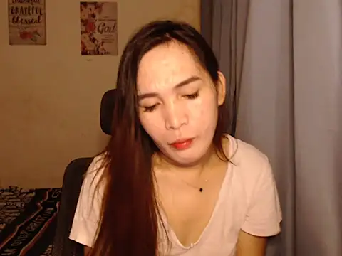 Snapshot of Msyensmith chatting on 02-01-25, 10:05 Msyensmith online show from 02-01-25, 10:05