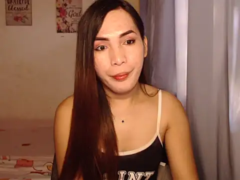 Snapshot of Msyensmith chatting on 02-11-25, 04:44 Msyensmith online show from 02-11-25, 04:44