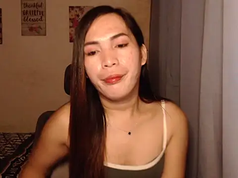 Snapshot of Msyensmith chatting on 03-07-25, 10:56 Msyensmith online show from 03-07-25, 10:56