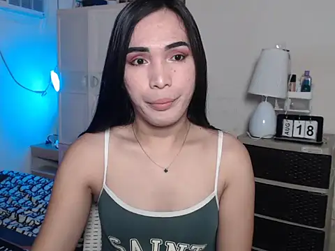 Snapshot of Msyensmith chatting on 09-18-25, 03:30 Msyensmith online show from 09-18-25, 03:30