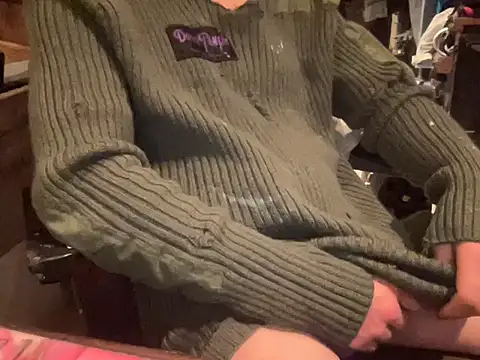 Snapshot of rexflexxx chatting on 10-19-25, 04:35 rexflexxx online show from 10-19-25, 04:35