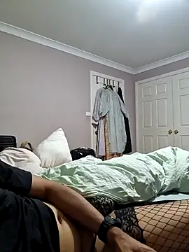 AmGuy23 online show from 12-15-24, 02:37