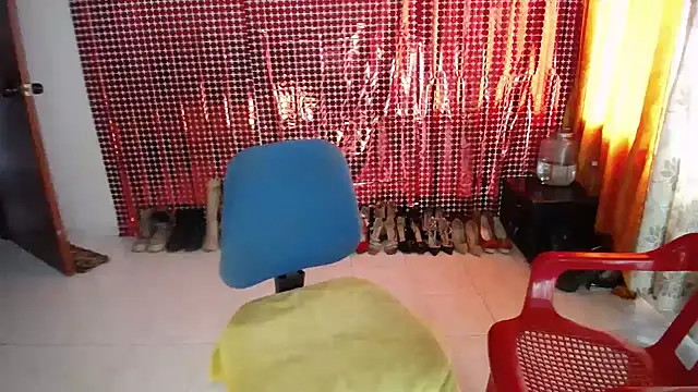 Snapshot of Sweett_Anya chatting on 11-19-25, 06:08 Sweett Anya online show from 11-19-25, 06:08