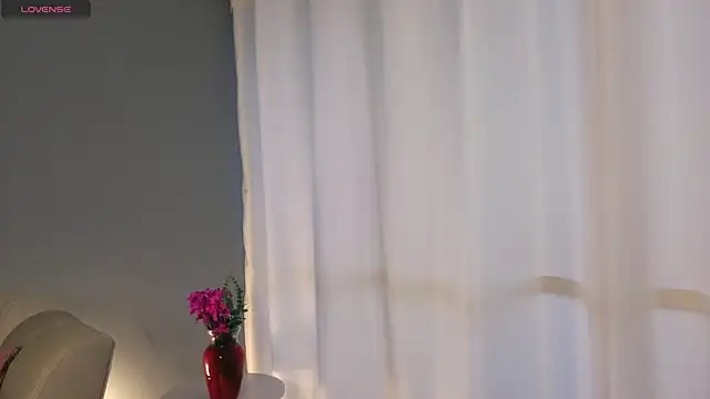 Snapshot of BrookeMiller chatting on 10-24-25, 08:27 BrookeMiller online show from 10-24-25, 08:27