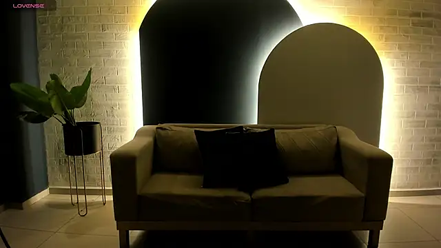 RossieRhoades online show from 10-20-25, 07:25