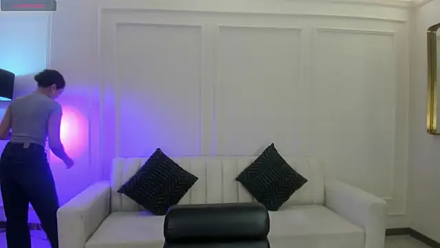 RossieRhoades online show from 10-28-25, 01:47