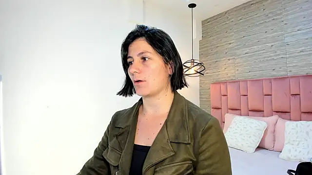 SarahDeyvis online show from 01-20-25, 02:03