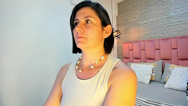 SarahDeyvis online show from 02-14-25, 07:33