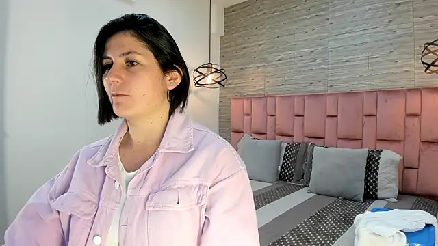 SarahDeyvis online show from 02-22-25, 01:46