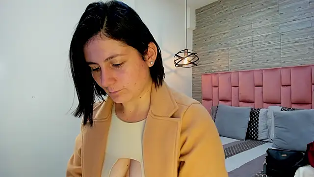 SarahDeyvis online show from 02-26-25, 02:14