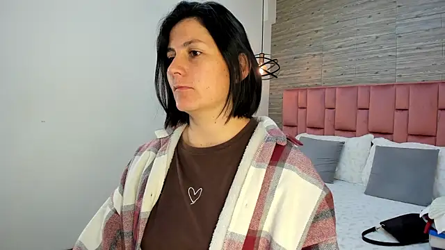 SarahDeyvis online show from 03-18-25, 01:31