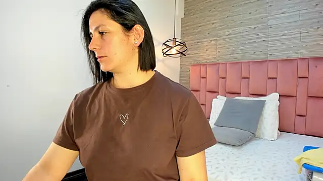 SarahDeyvis online show from 03-18-25, 07:42