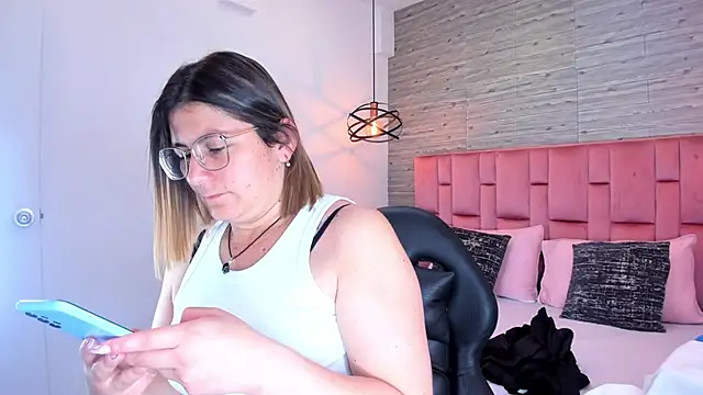 SarahDeyvis online show from 09-13-25, 02:17