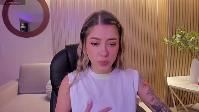 EveBensonX online show from 01-12-25, 04:31