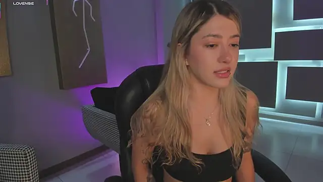 EveBensonX online show from 12-15-25, 12:42