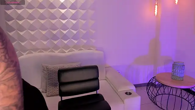 EveBensonX online show from 01-06-26, 12:20