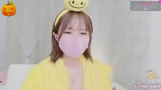 Yuu  k online show from 10-29-25, 03:03