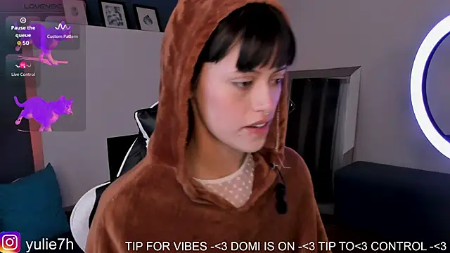  Jessy Moon  online show from 12-21-25, 06:37