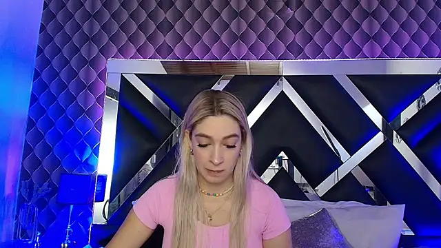 victoriaa lee  online show from 11-05-25, 07:25