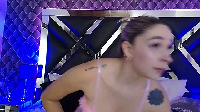 victoriaa lee  online show from 11-15-25, 06:59