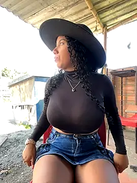 Snapshot of serena_willow chatting on 11-21-25, 05:33 serena willow online show from 11-21-25, 05:33