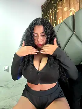 Snapshot of serena_willow chatting on 11-22-25, 07:57 serena willow online show from 11-22-25, 07:57