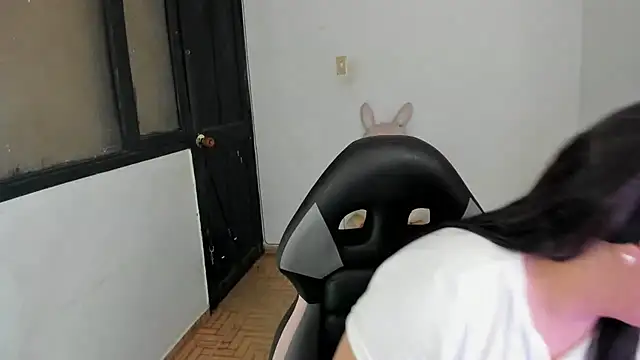 smile sweetpao online show from 11-12-25, 01:00