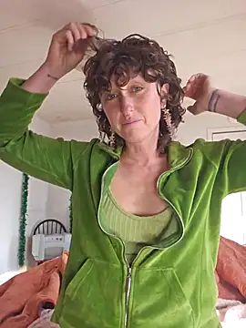 mossy kiss online show from 12-14-25, 08:02