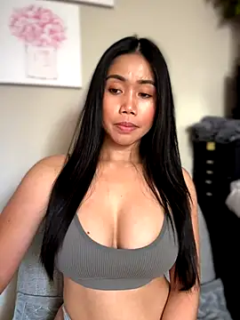 Snapshot of JazzieXo chatting on 11-04-25, 08:08 JazzieXo online show from 11-04-25, 08:08