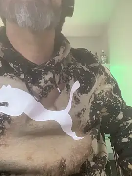 Snapshot of Cristian-Brayan chatting on 01-12-25, 04:40 Cristian-Brayan online show from 01-12-25, 04:40