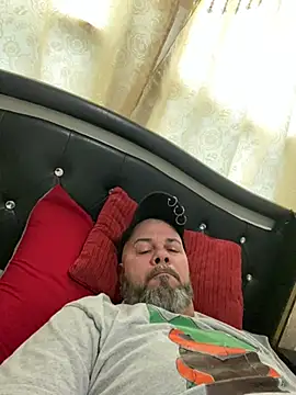 Snapshot of Cristian-Brayan chatting on 02-27-25, 04:32 Cristian-Brayan online show from 02-27-25, 04:32