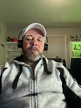 Snapshot of Cristian-Brayan chatting on 03-20-25, 12:11 Cristian-Brayan online show from 03-20-25, 12:11