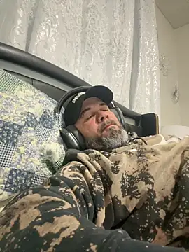 Snapshot of Cristian-Brayan chatting on 11-06-25, 11:22 Cristian-Brayan online show from 11-06-25, 11:22