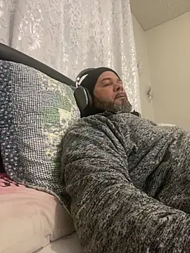 Snapshot of Cristian-Brayan chatting on 11-13-25, 04:28 Cristian-Brayan online show from 11-13-25, 04:28