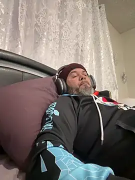 Snapshot of Cristian-Brayan chatting on 11-19-25, 11:10 Cristian-Brayan online show from 11-19-25, 11:10